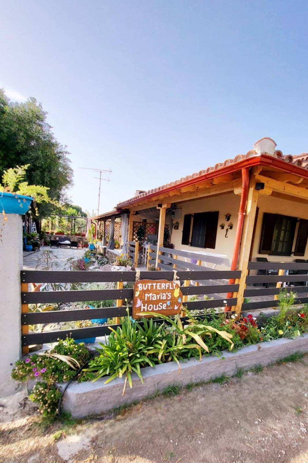 Ferienwohnung Housebutterfly Toroni Exterior foto